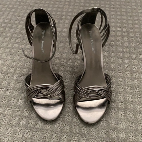 Pierre Dumas chrome strap heel sz 7.5 - Picture 1 of 3